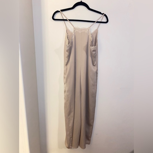 Silky jumpsuit - Picture 3 of 3